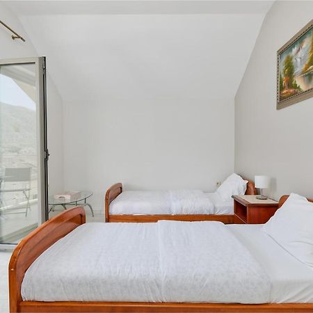 Apartment Mrsulja Котор Екстериор снимка